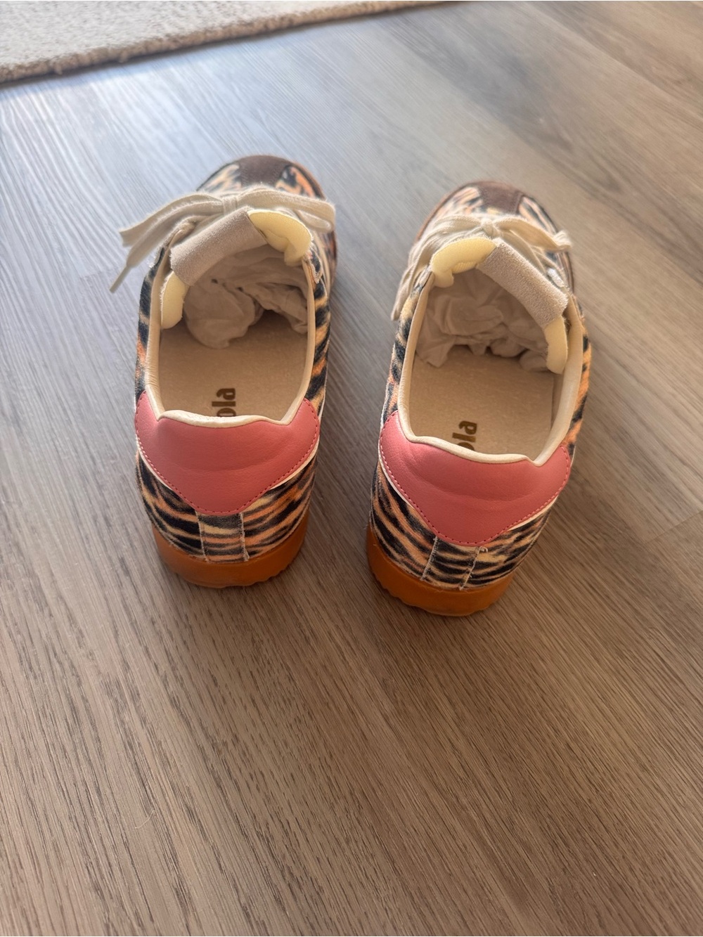 Gola Elan Tiger Sneaker - Picture 5 of 7
